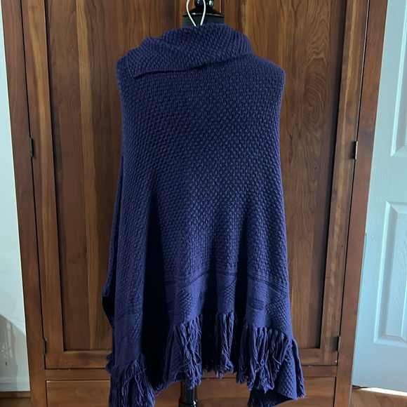 Coldwater Creek Knitted Poncho - Picture 4 of 5